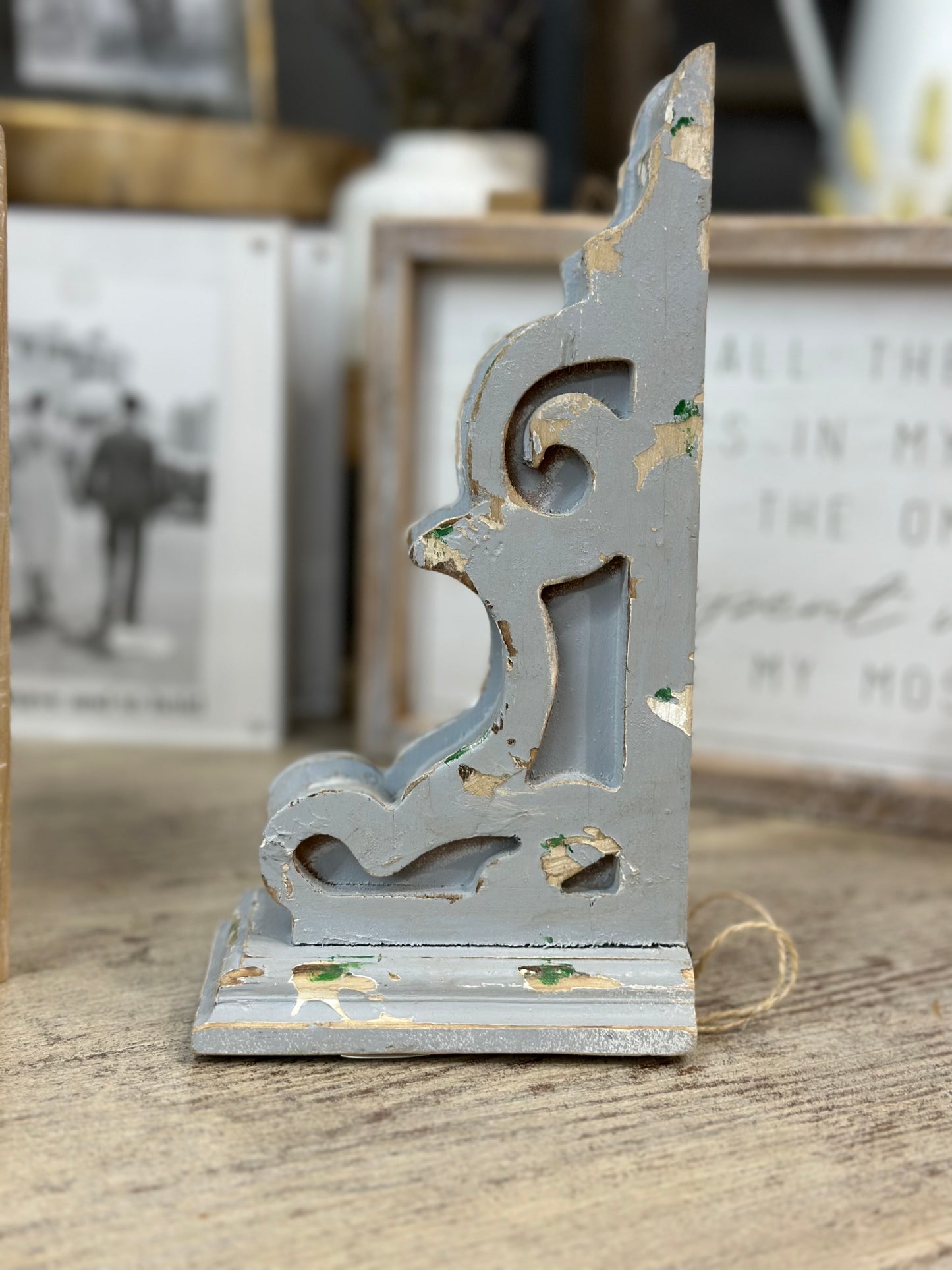 9" Grey Corbel