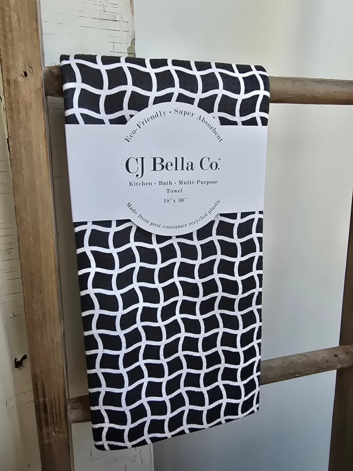 Black & White Wavy Mesh Eco-Friendly Towel