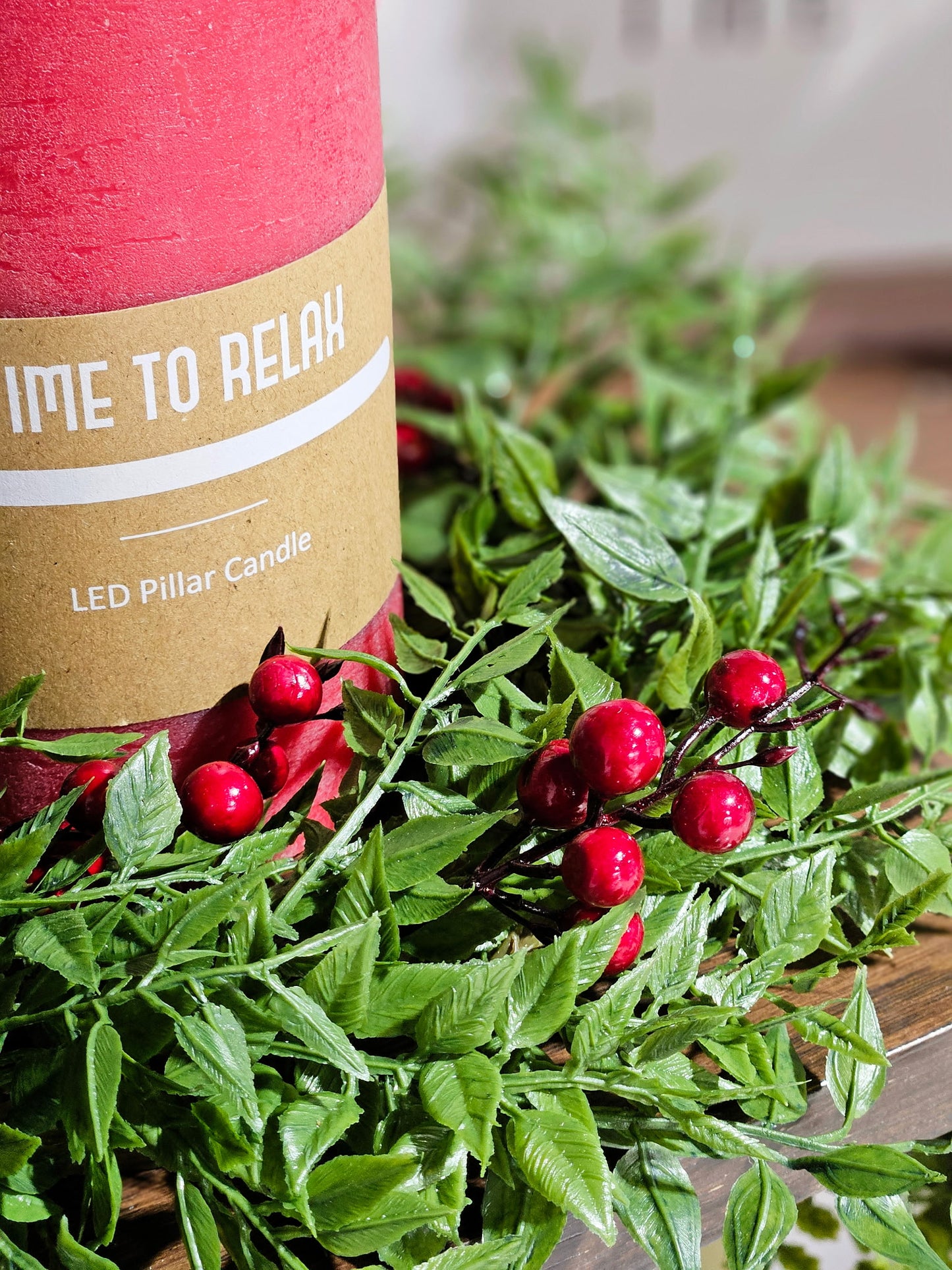 Lady Ruscus & Berries Candle Ring