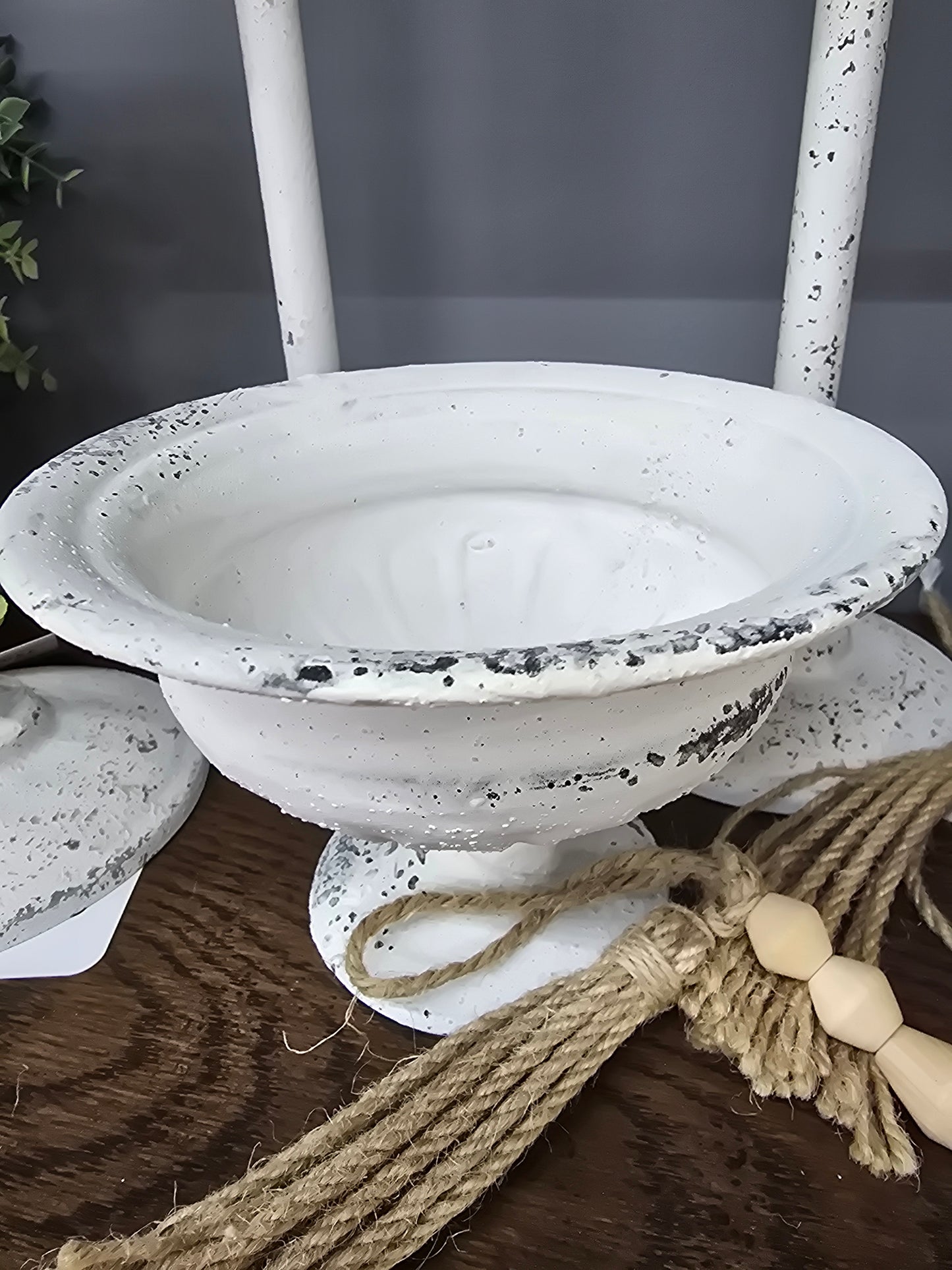 6" Cream Urn