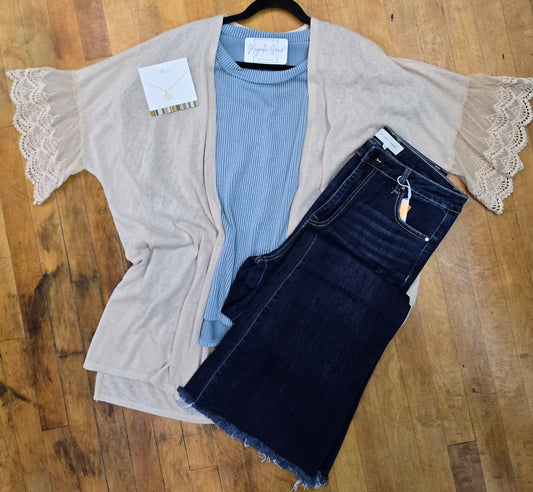 Curvy Lace Sleeve Cardigan