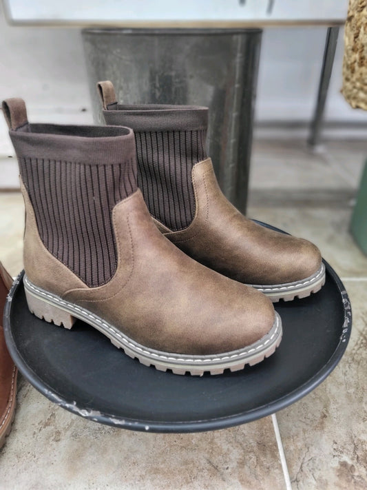 Cabin Fever Tan Boot