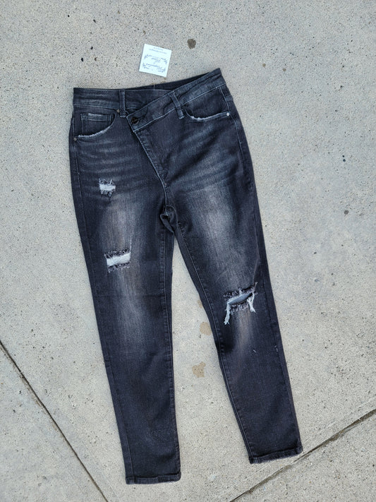 Black Crossover Relaxed Skinny