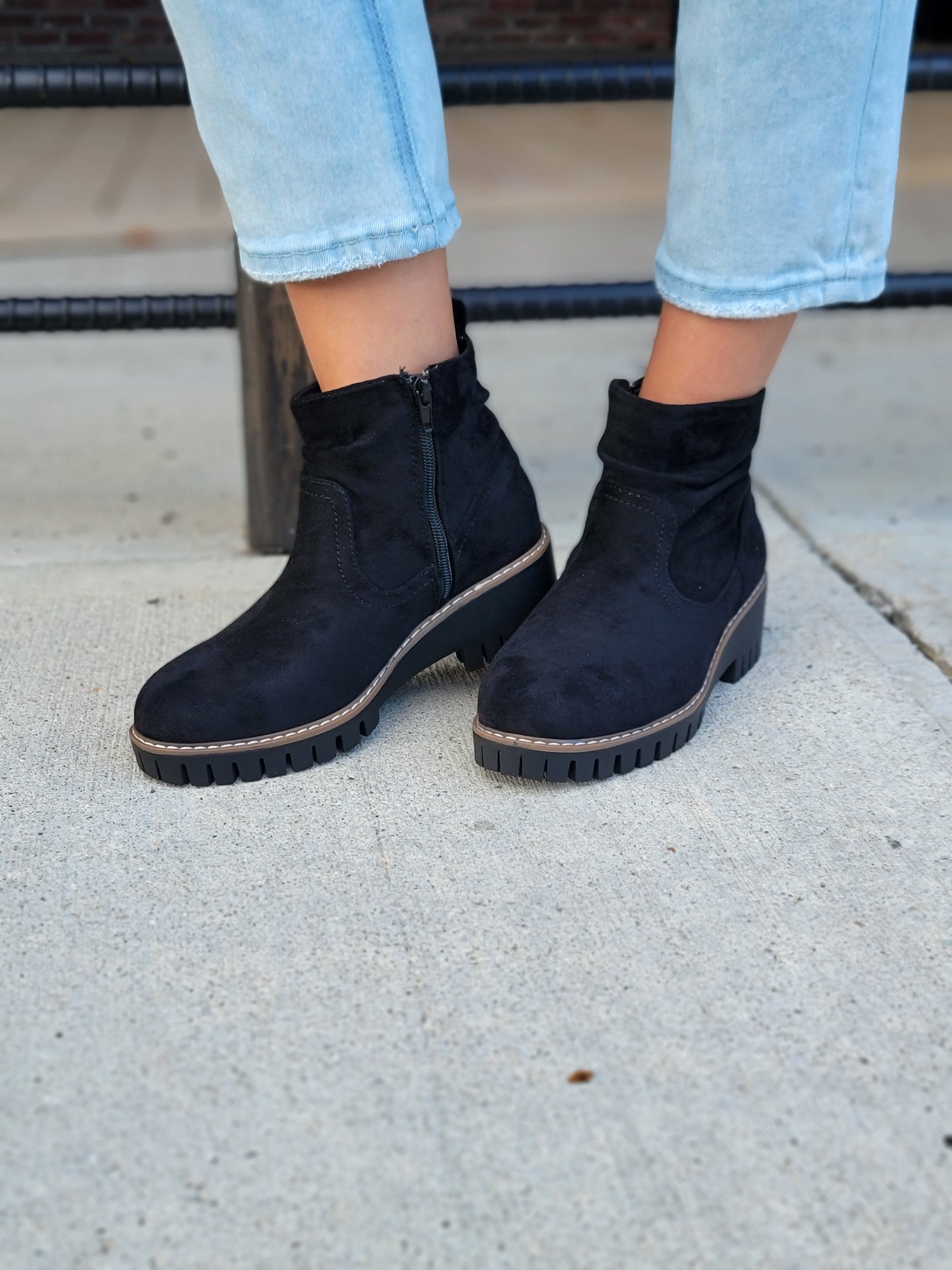 Dashing Black Boot