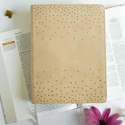 Mustard Seed Faith Devotional Bible—Skjv [Beige Polka Dots]