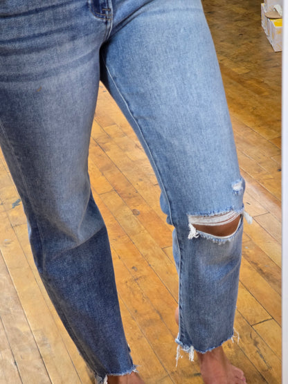 Distressed Knee Raw Hem