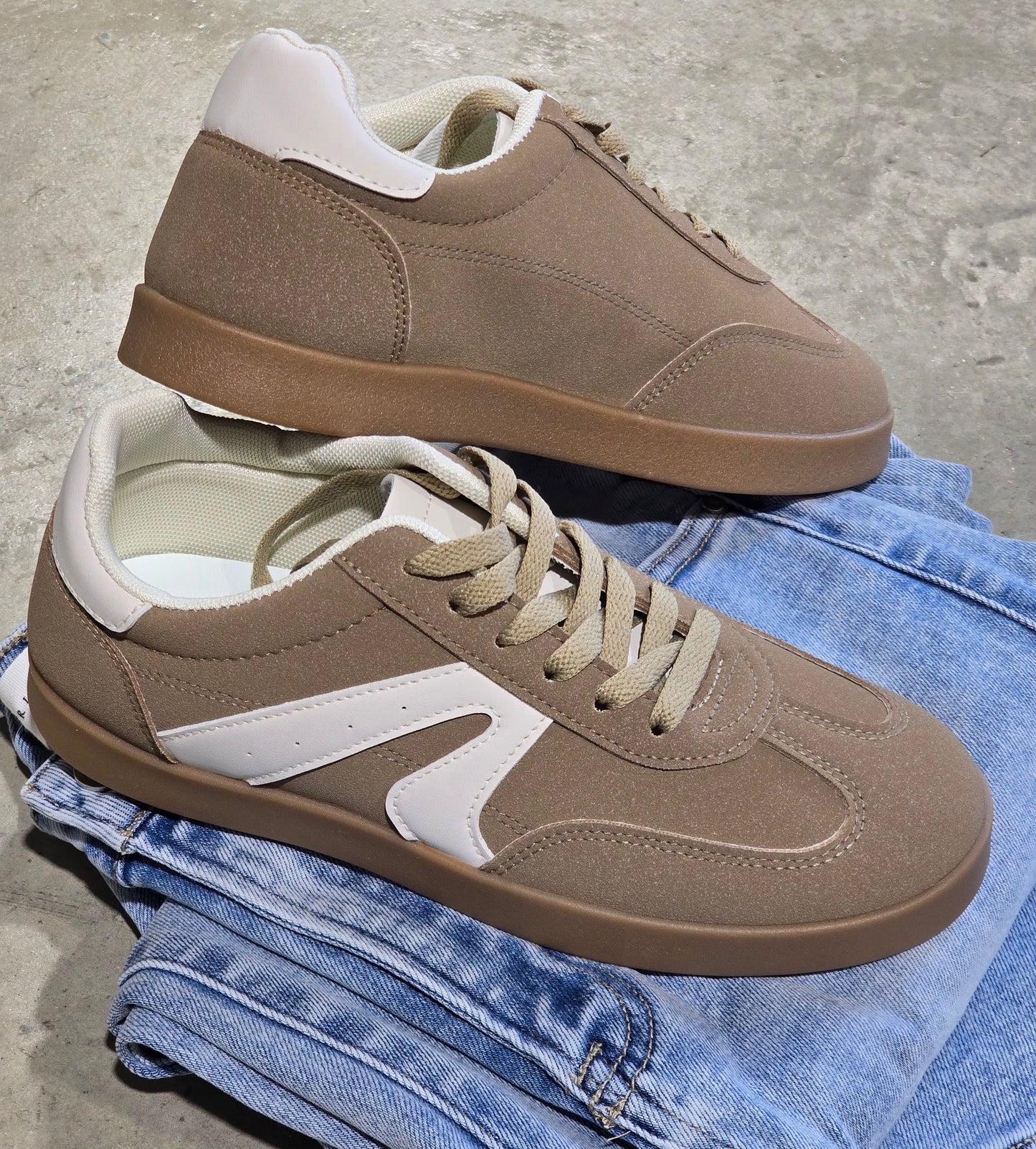 Retro Brown Sneaker