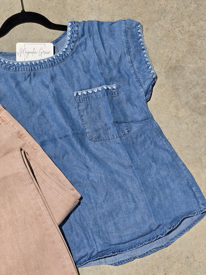 Edge Stitch Detail Short Sleeve Chambray Top