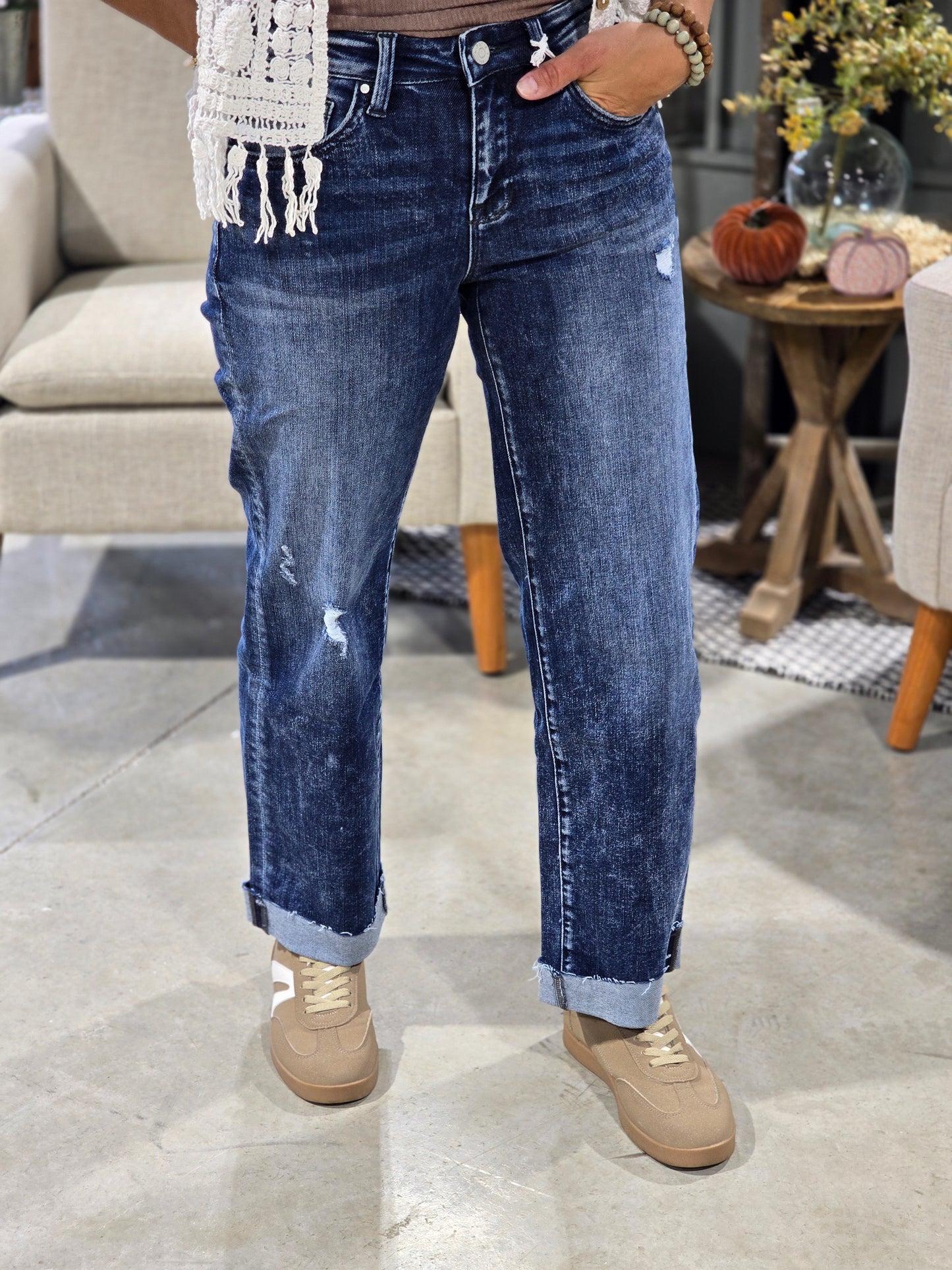 Mid Rise Loose Straight w/ Cuffed Hem Jeans