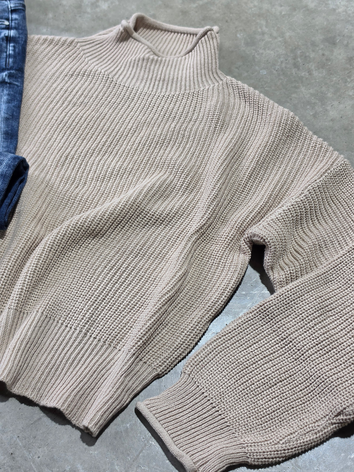 Ribbed Rolled Mock Neck