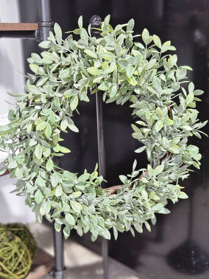 Tea Leaf Wreath
