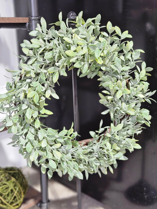Tea Leaf Wreath