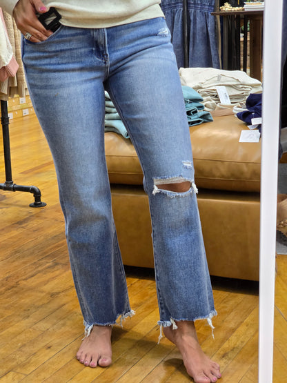 Distressed Knee Raw Hem