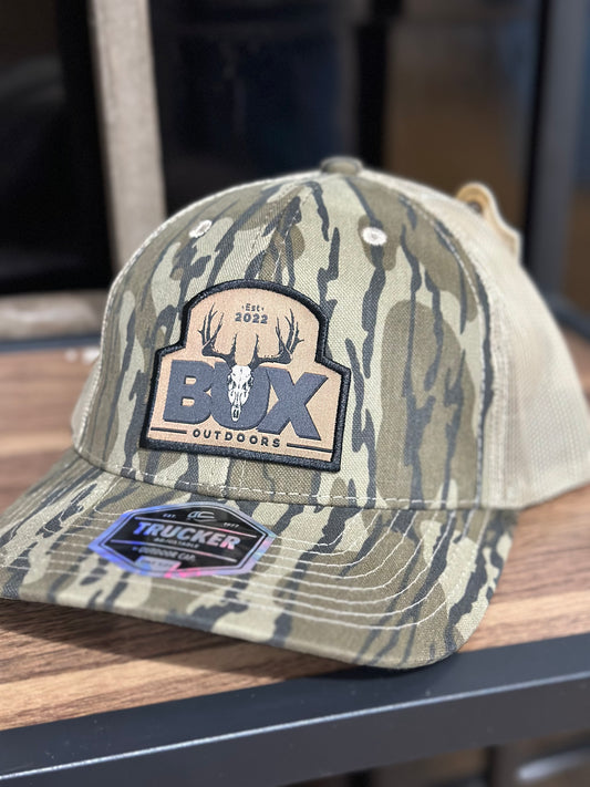 Light Camo Bux Logo